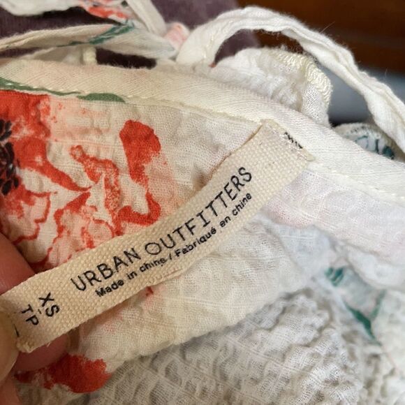Urban Outfitters Lightweight Floral Romper w/Ties on Shoulders (Size: XS) - Picture 8 of 16
